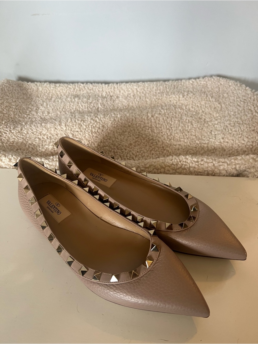 Valentino Garavani rock stud flats 37